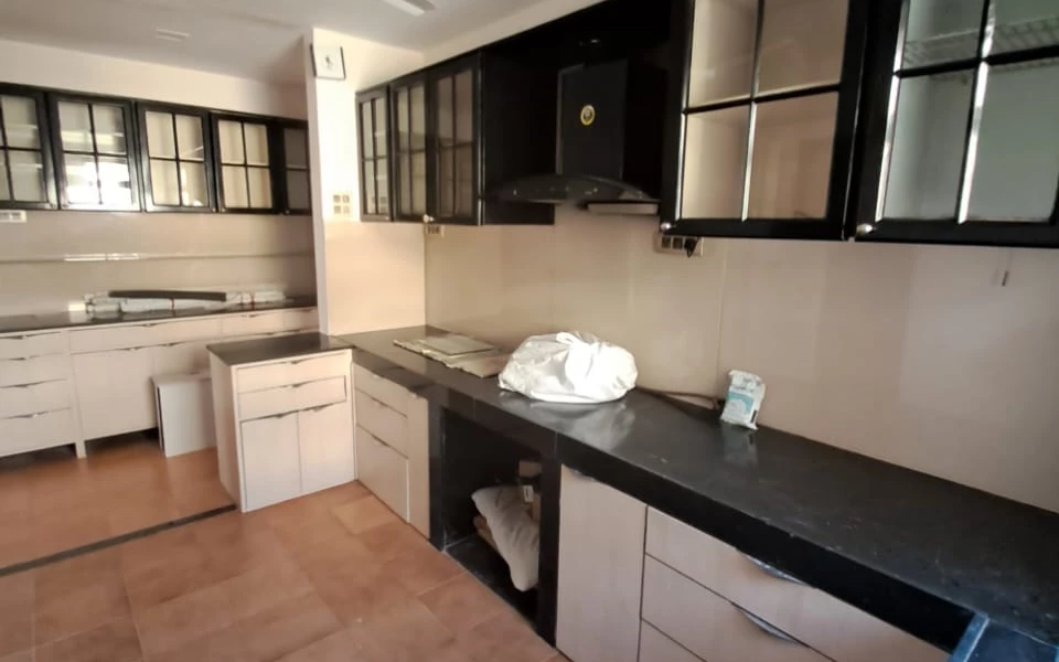 15 - Khatau Bungalow, Walkeshwar