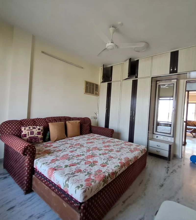 7 - Trimurti Apartment, Vile Parle East