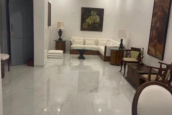 Flat on rent in Pushpa Bhavan, Colaba
