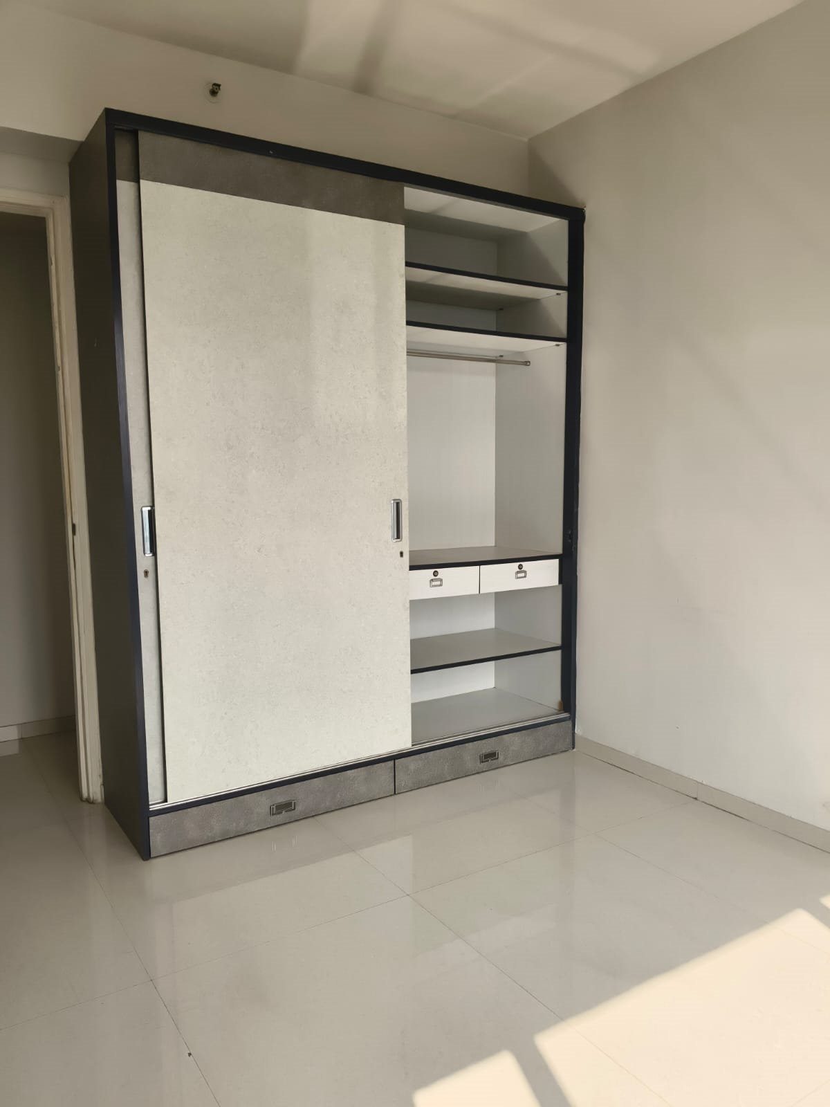 3½ BHK Flat on Rent in Bandra East - Rustomjee Seasons