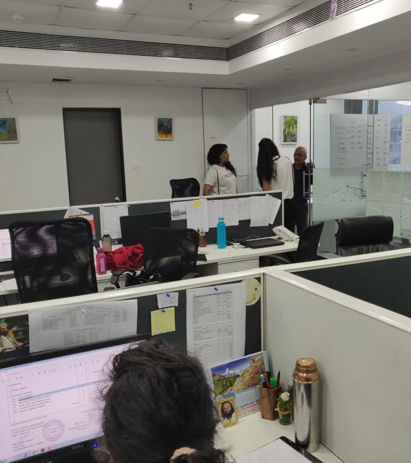 4 - Omkar Summit Business Bay, Andheri East