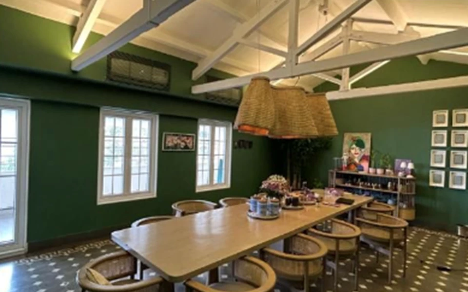 2 - Acropolis, Colaba