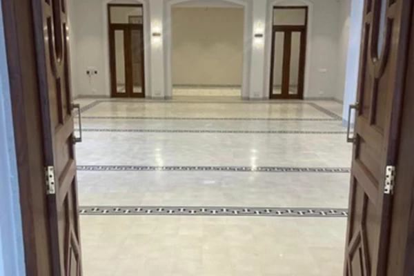 Flat on rent in Gold Croft, Walkeshwar