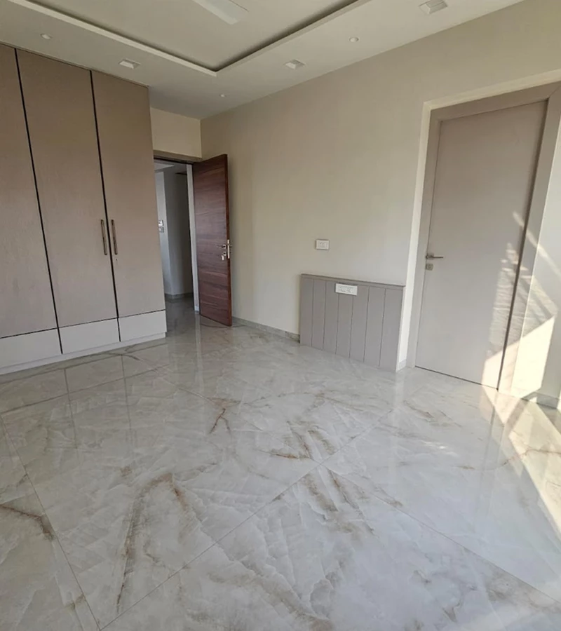7 - Aum Nirvan, Khar West
