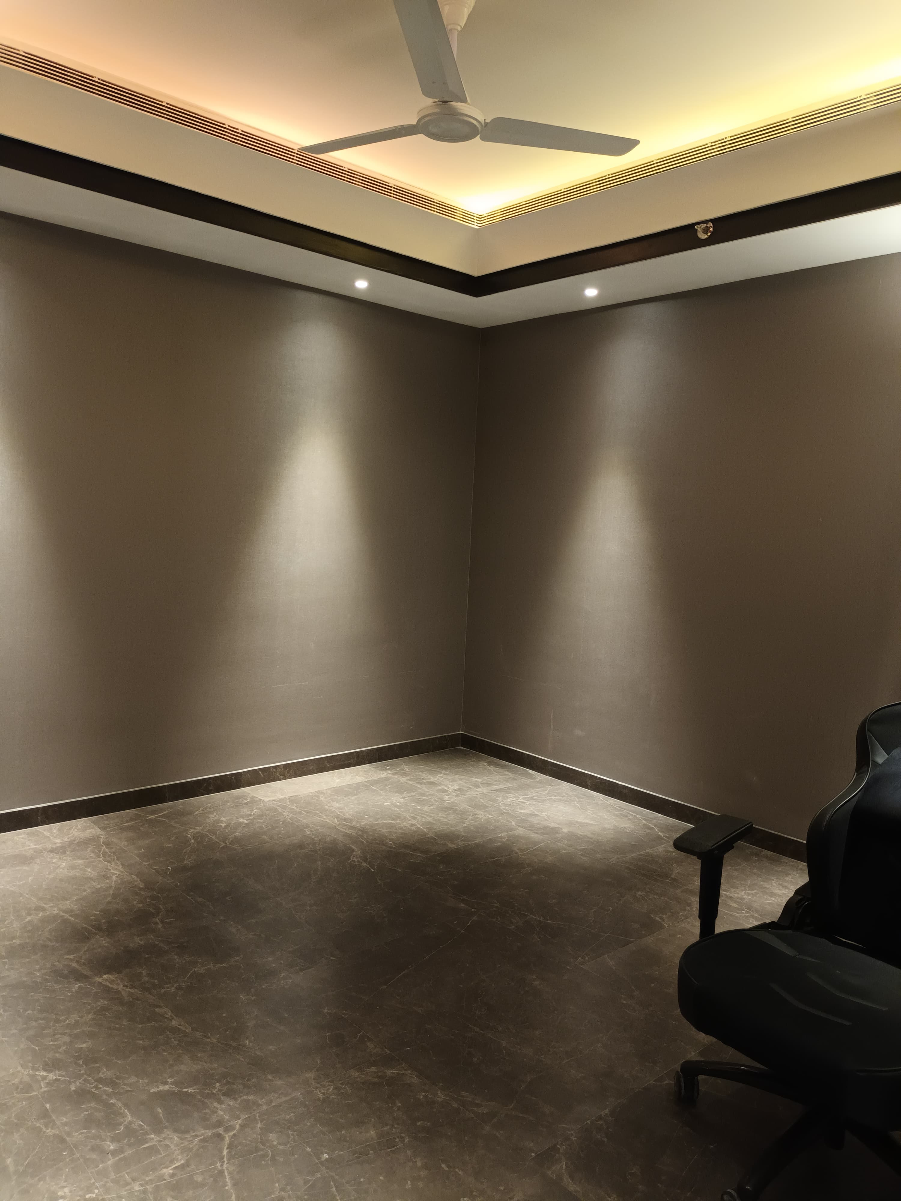 17 - Trump Tower, Worli