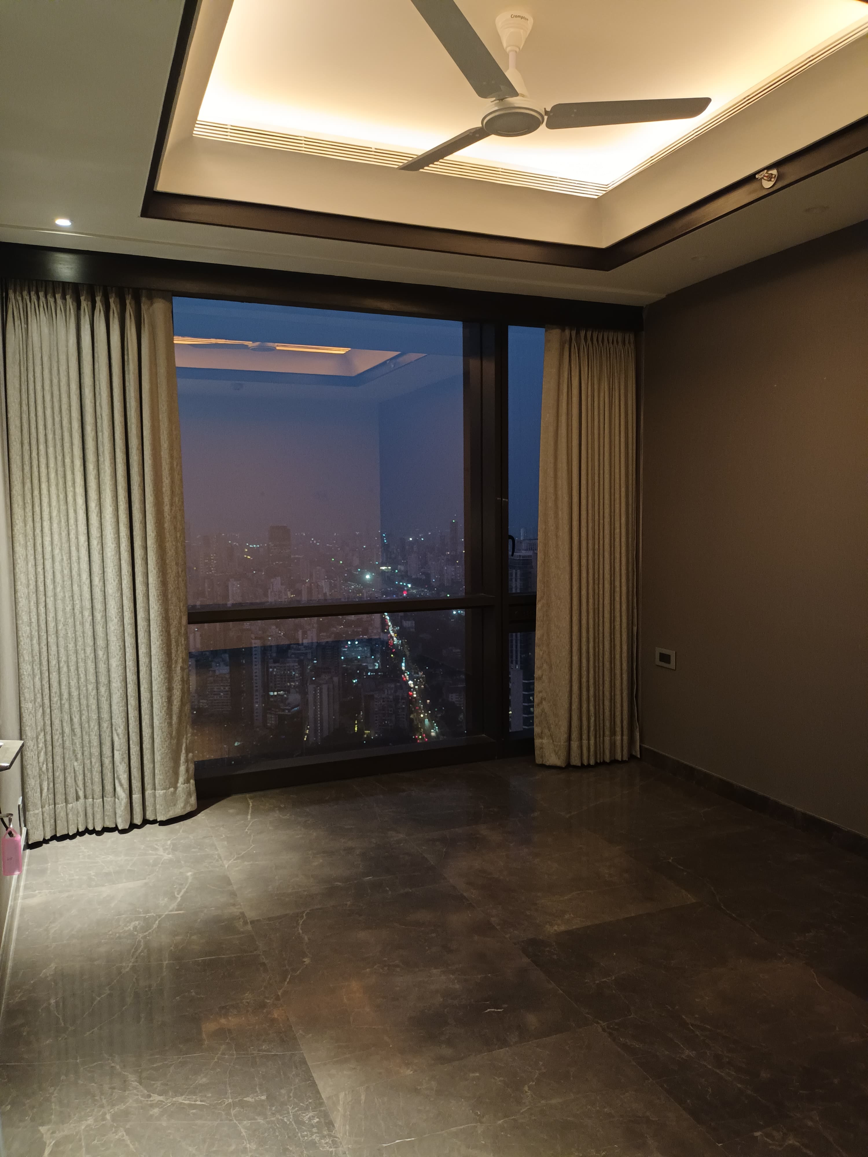 6 - Trump Tower, Worli