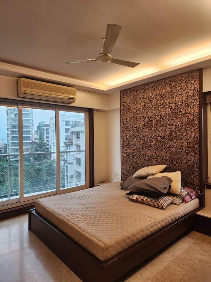14 - Golden Peak, Khar West