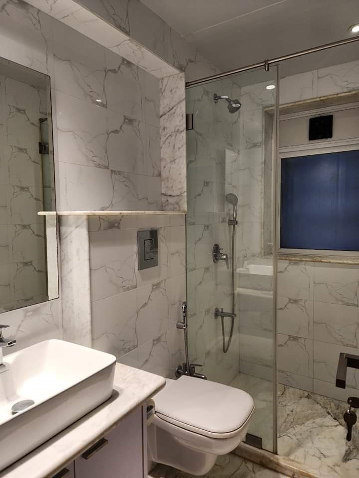 18 - Golden Peak, Khar West