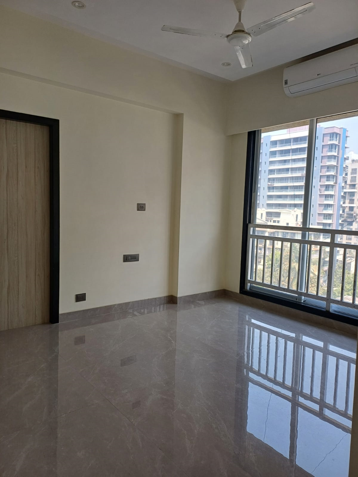 5 - Golden Peak, Khar West
