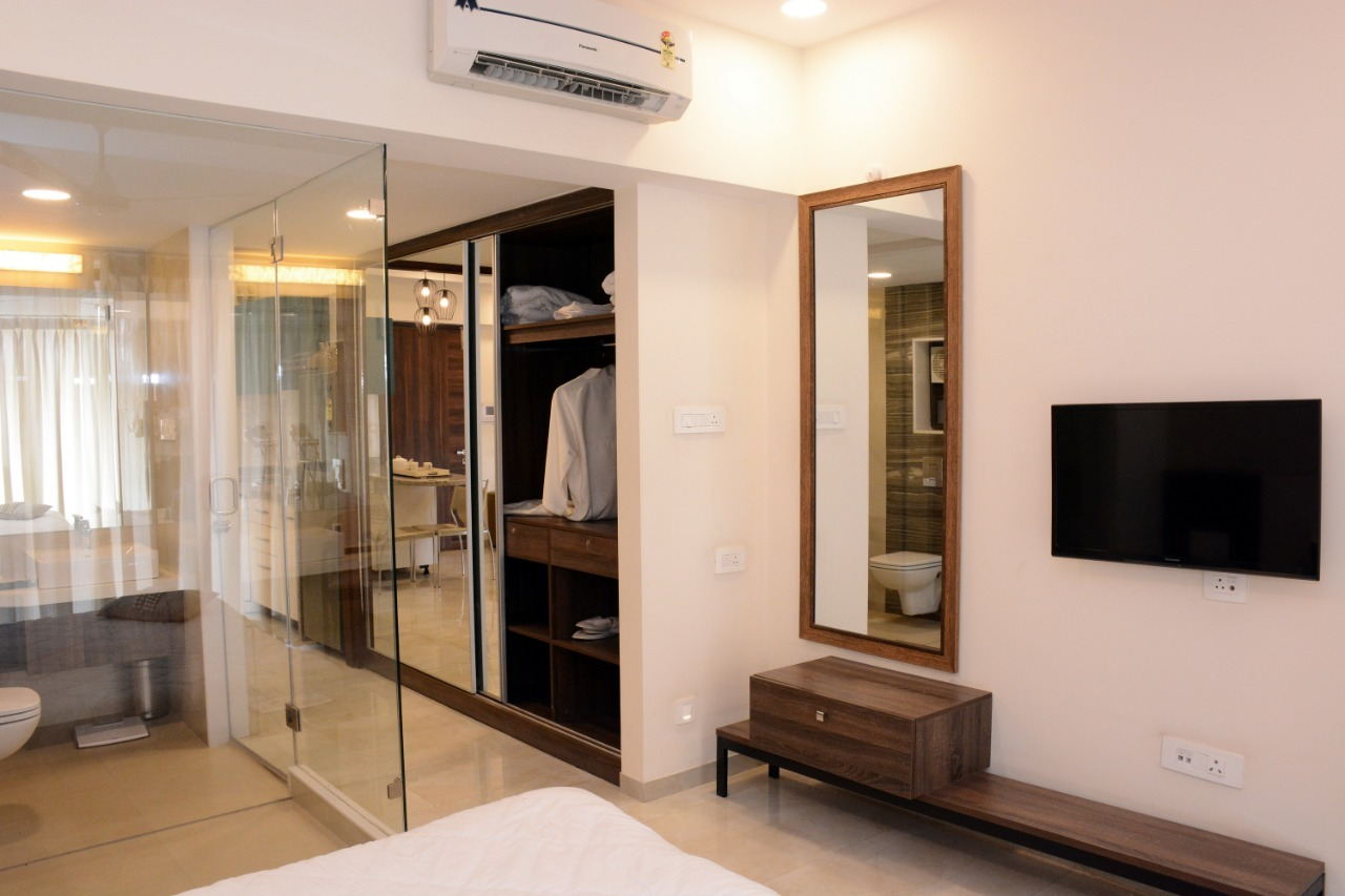 8 - Callista, Andheri East