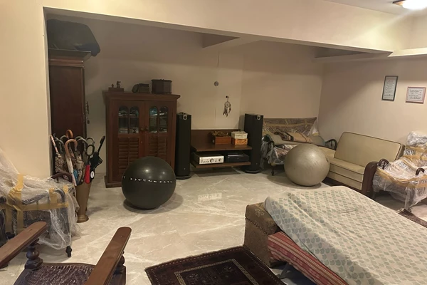 Flat on rent in Ekta Everglades, Bandra West