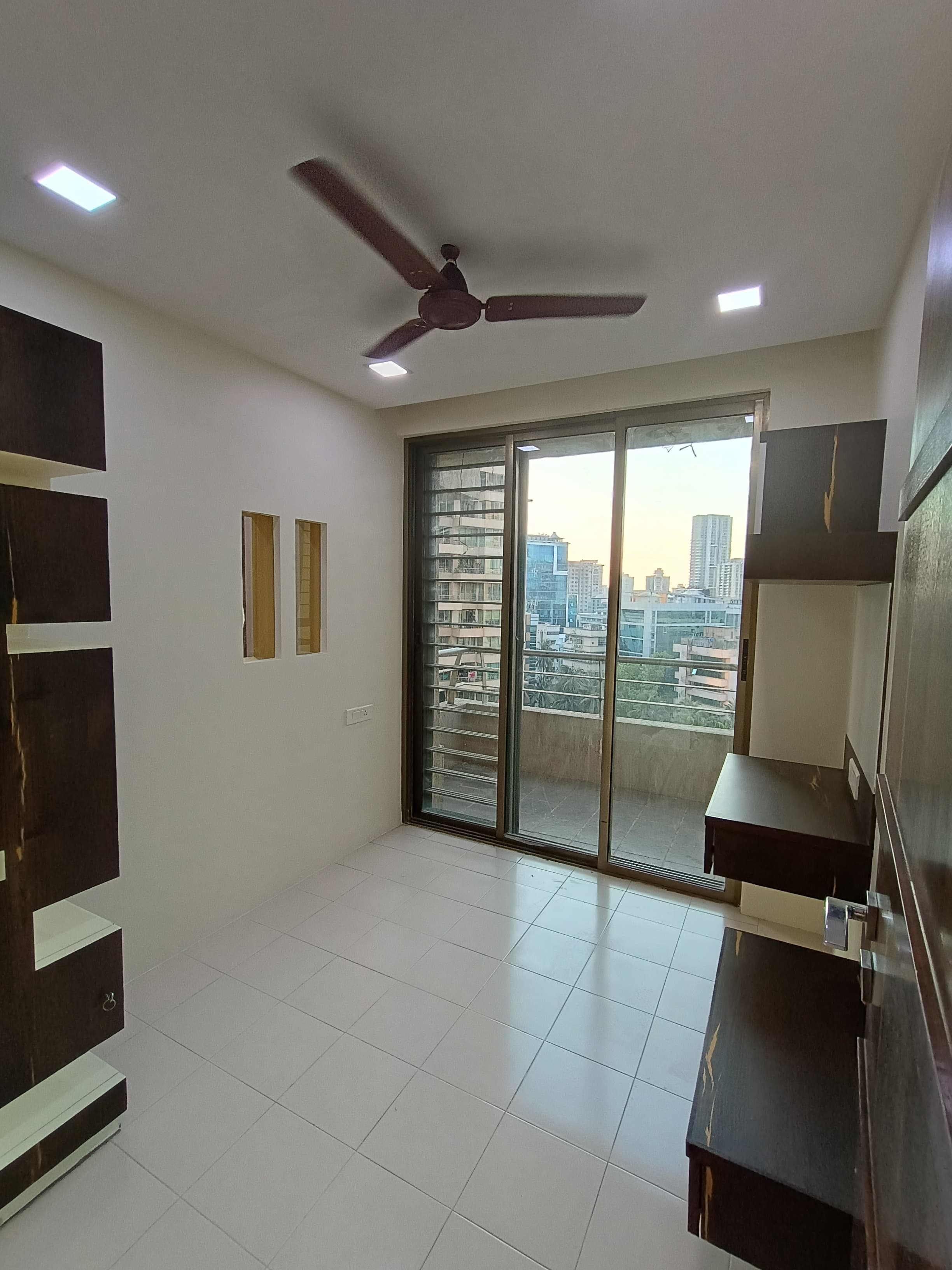 2½ BHK Flat on Rent in Andheri West - Oberoi Springs