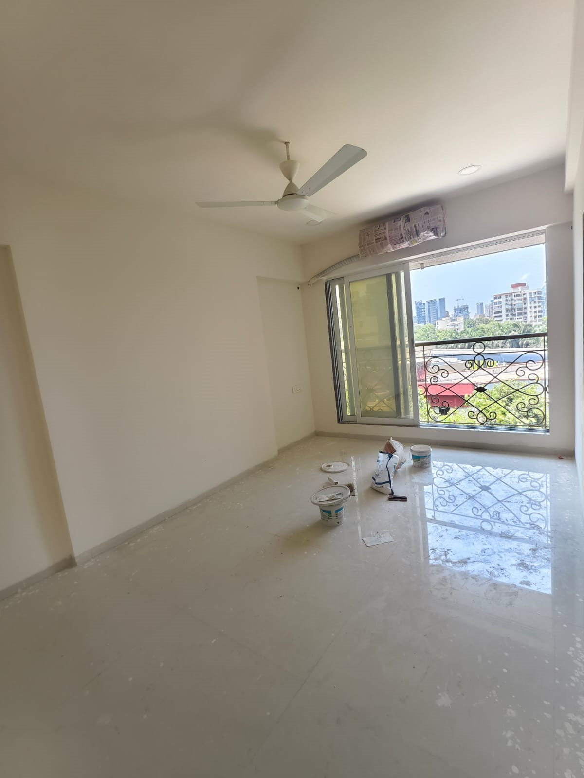 2 BHK Flat on Rent in Bandra West - Marina