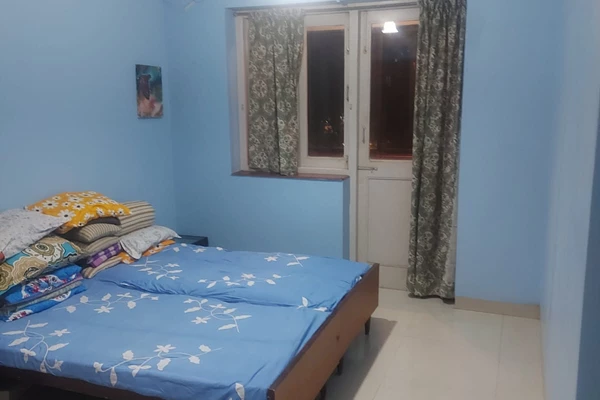 Flat on rent in Tardeo Court, Tardeo