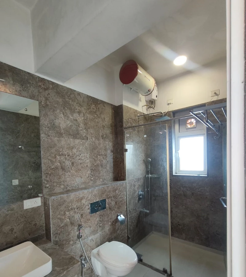12 - Crescent Bay, Parel