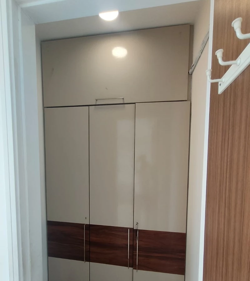 13 - Crescent Bay, Parel