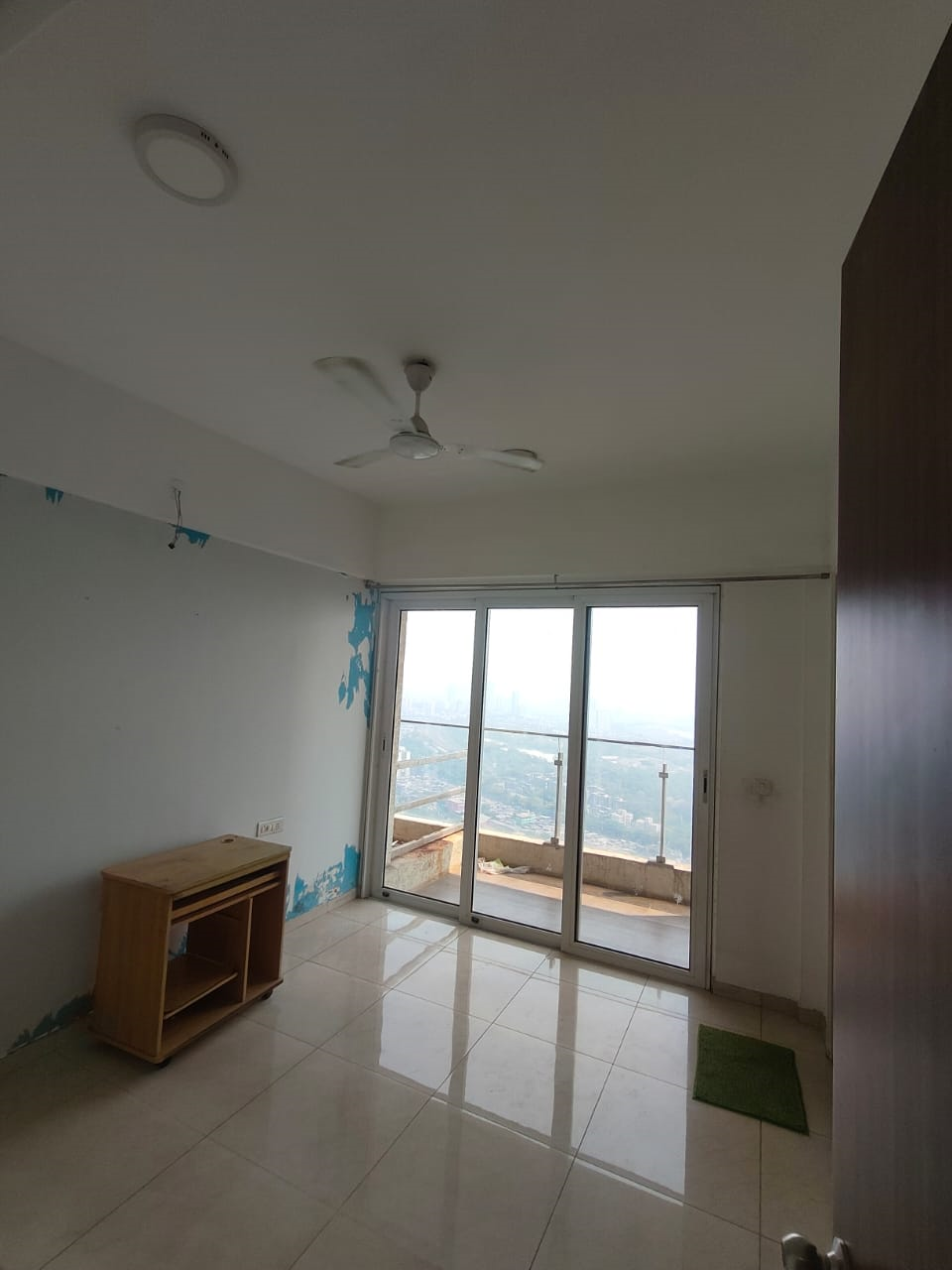 14 - Crescent Bay, Parel
