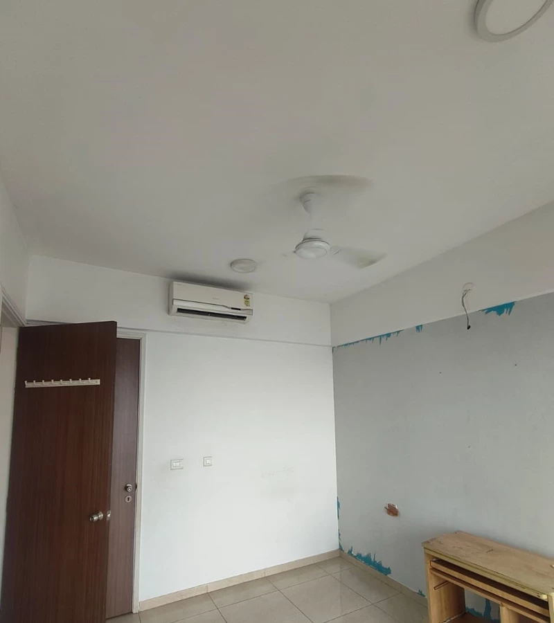 15 - Crescent Bay, Parel