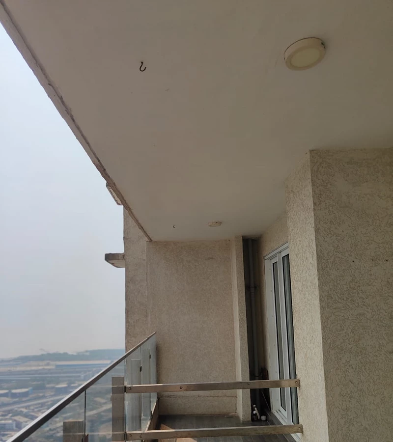 16 - Crescent Bay, Parel
