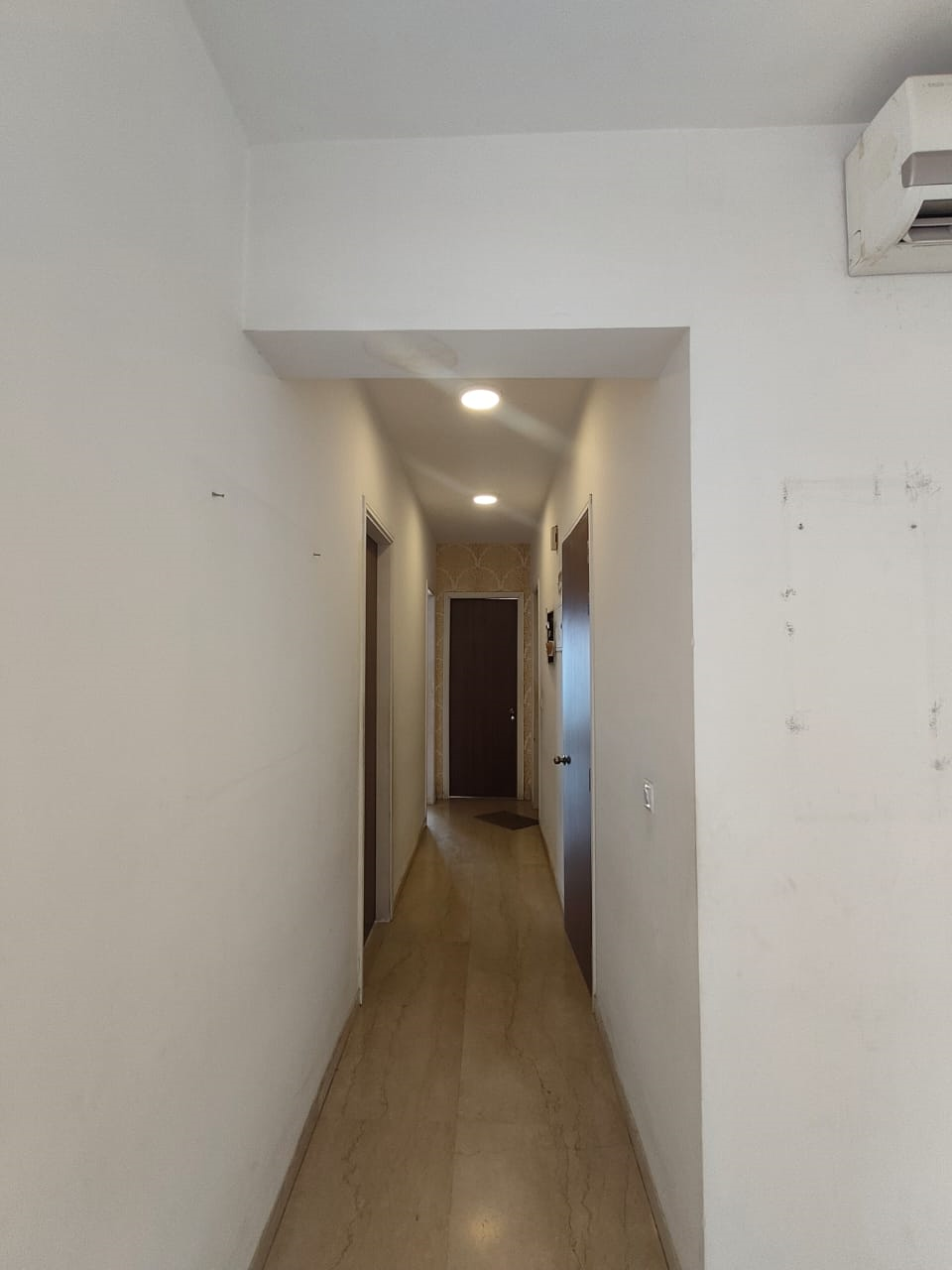 19 - Crescent Bay, Parel