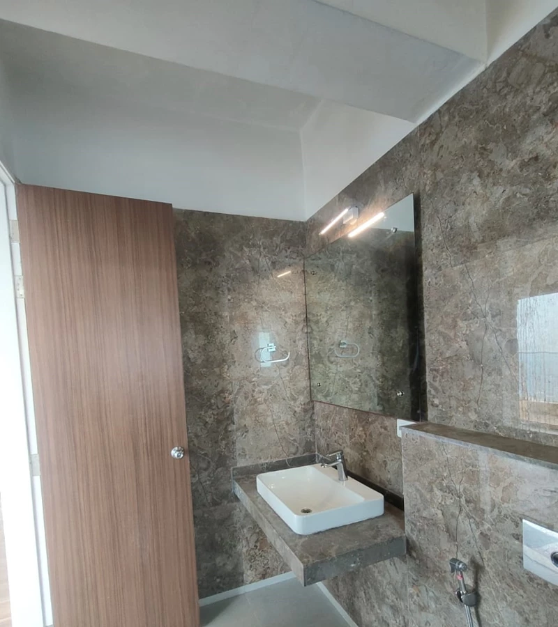 7 - Crescent Bay, Parel