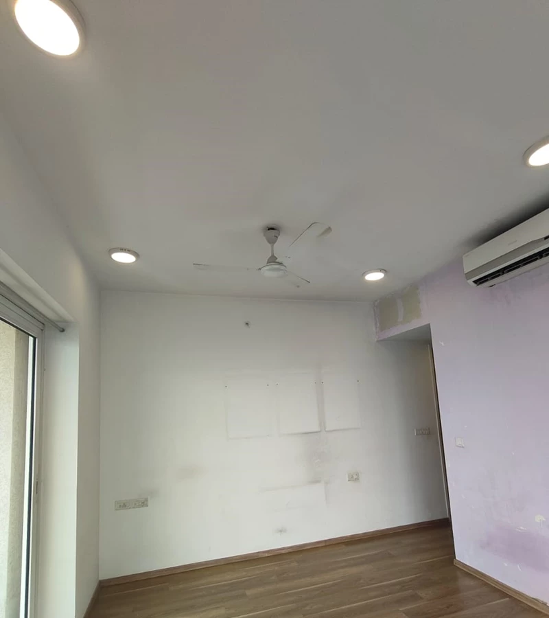 9 - Crescent Bay, Parel