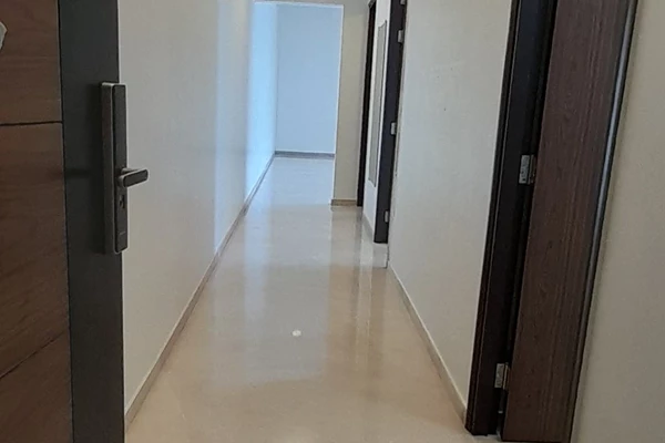 Flat on rent in Omkar Altamonte, Malad East