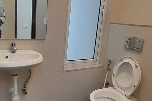 Flat on rent in Omkar Altamonte, Malad East