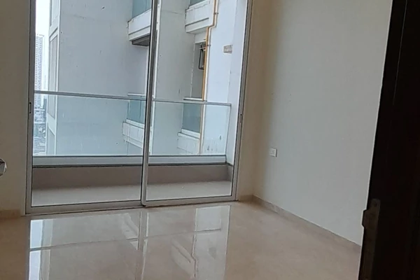 Flat on rent in Omkar Altamonte, Malad East