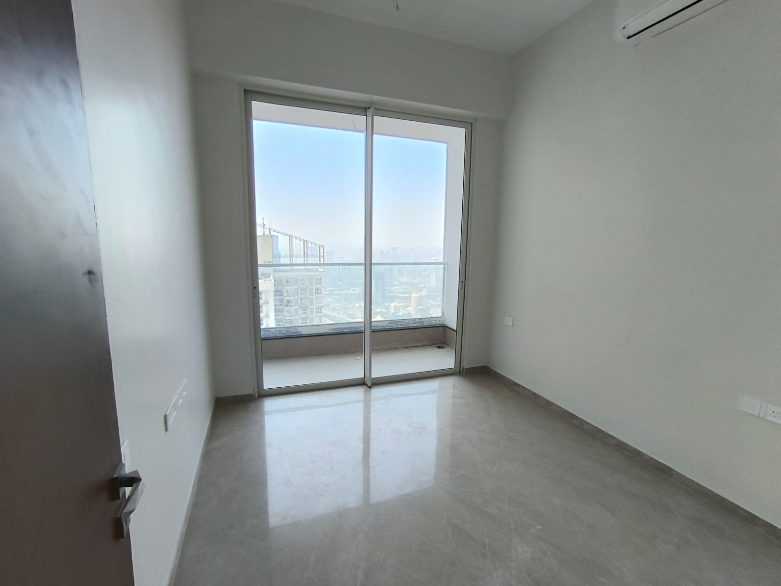4 BHK Flat on Rent in Malad East - Omkar Altamonte