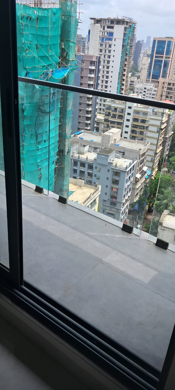 3 BHK Flat on Rent in Khar West - Zindagi Chsl