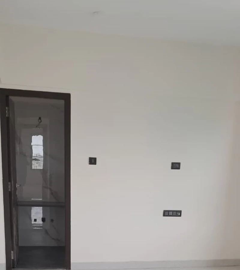 3 - Zindagi Chsl, Khar West