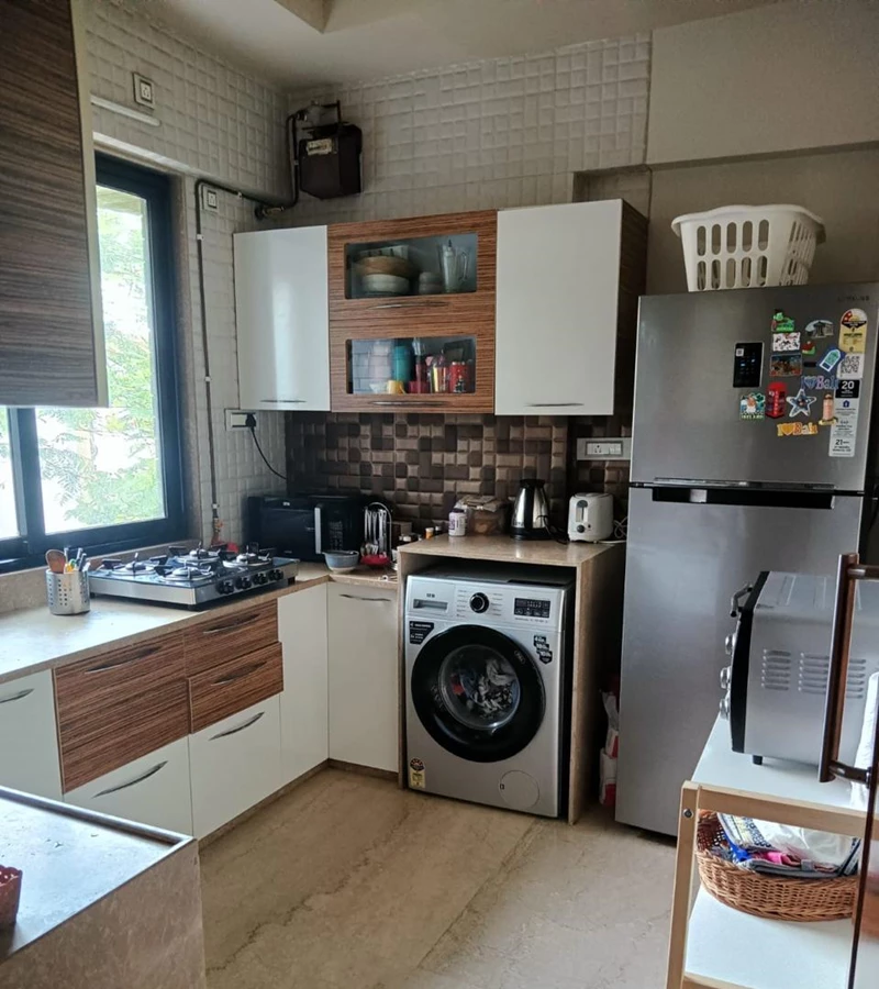 10 - Lakhani Signature, Bandra West