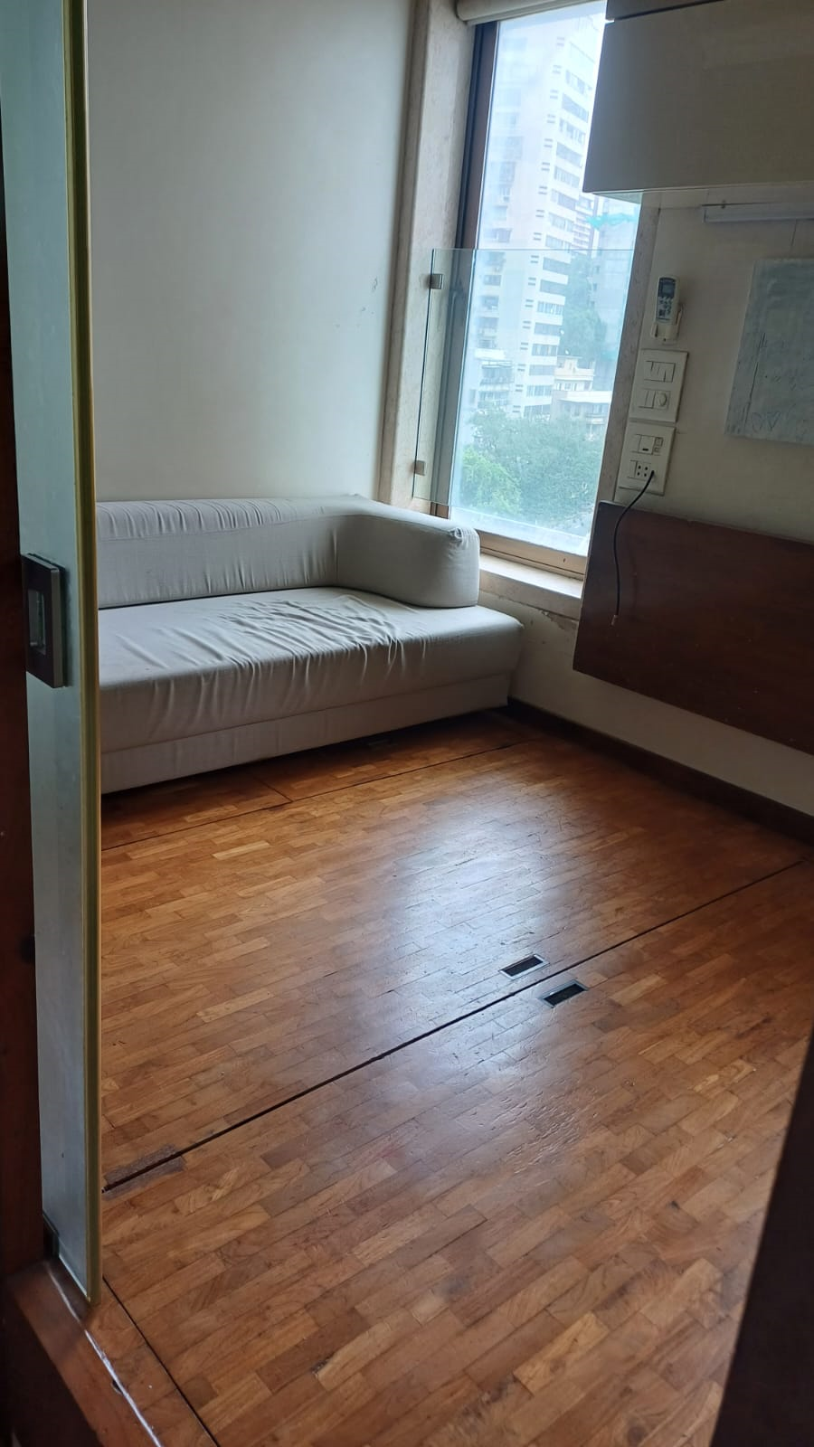 2 BHK Flat on Rent in Walkeshwar - Dani Sadan