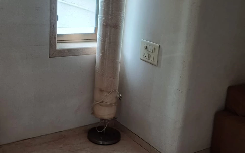 8 - Dani Sadan, Walkeshwar