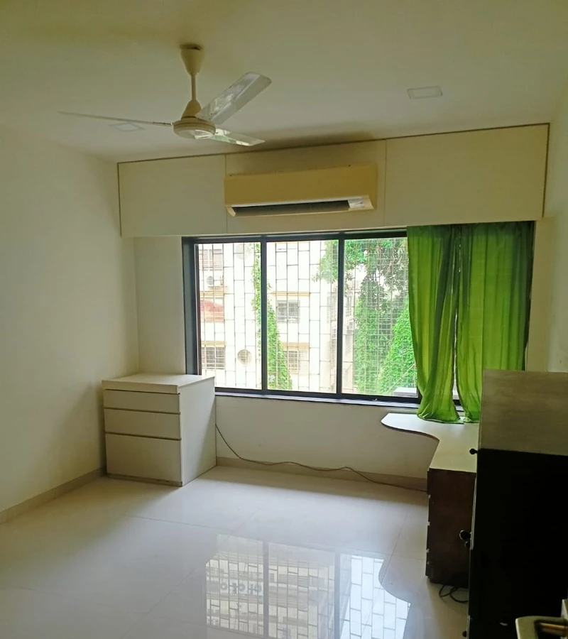 10 - Land Breeze, Bandra West