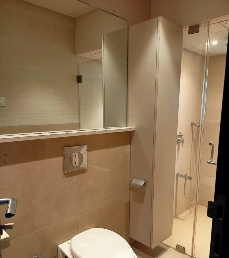 4 - Land Breeze, Bandra West