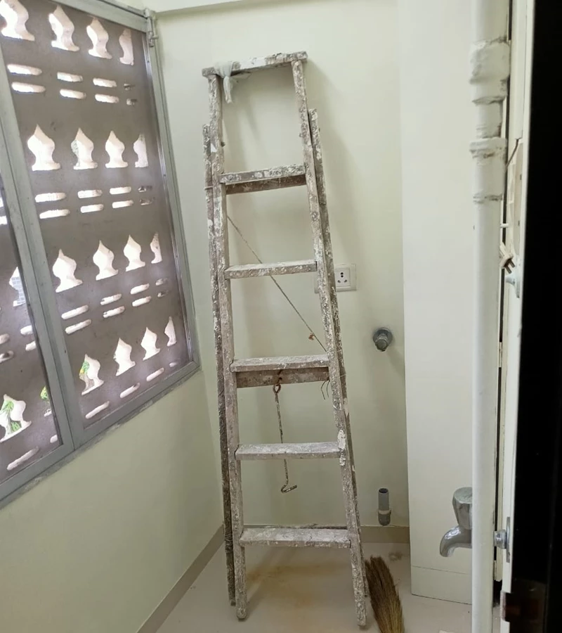 6 - Land Breeze, Bandra West