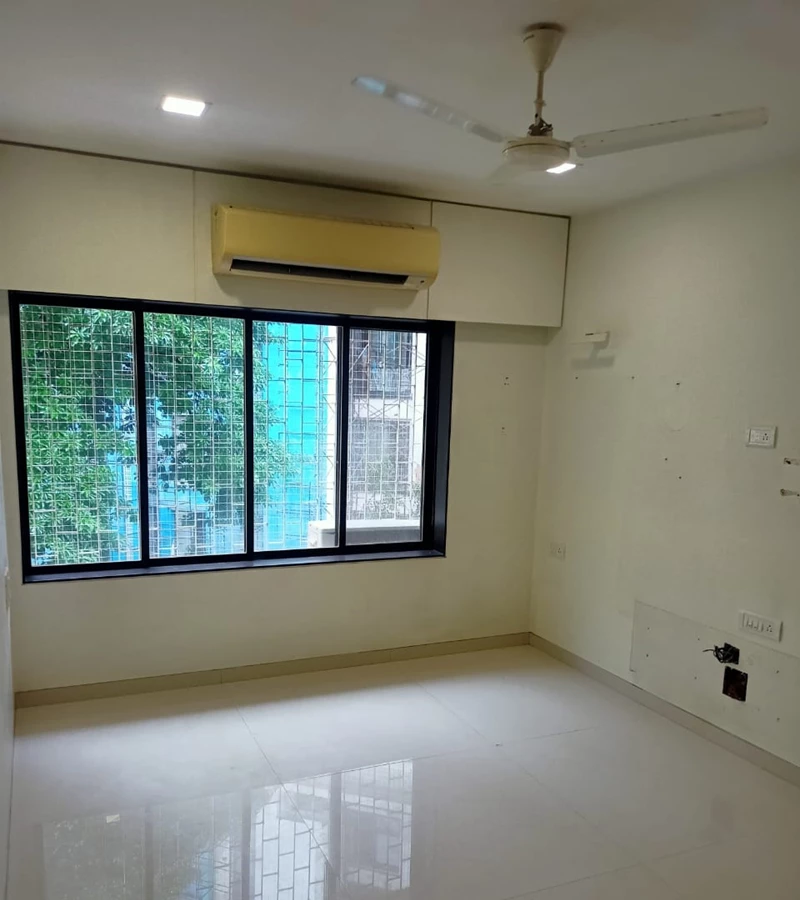 9 - Land Breeze, Bandra West