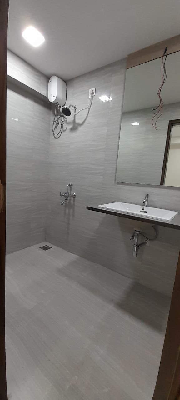 3 - Parinee Aria, Juhu