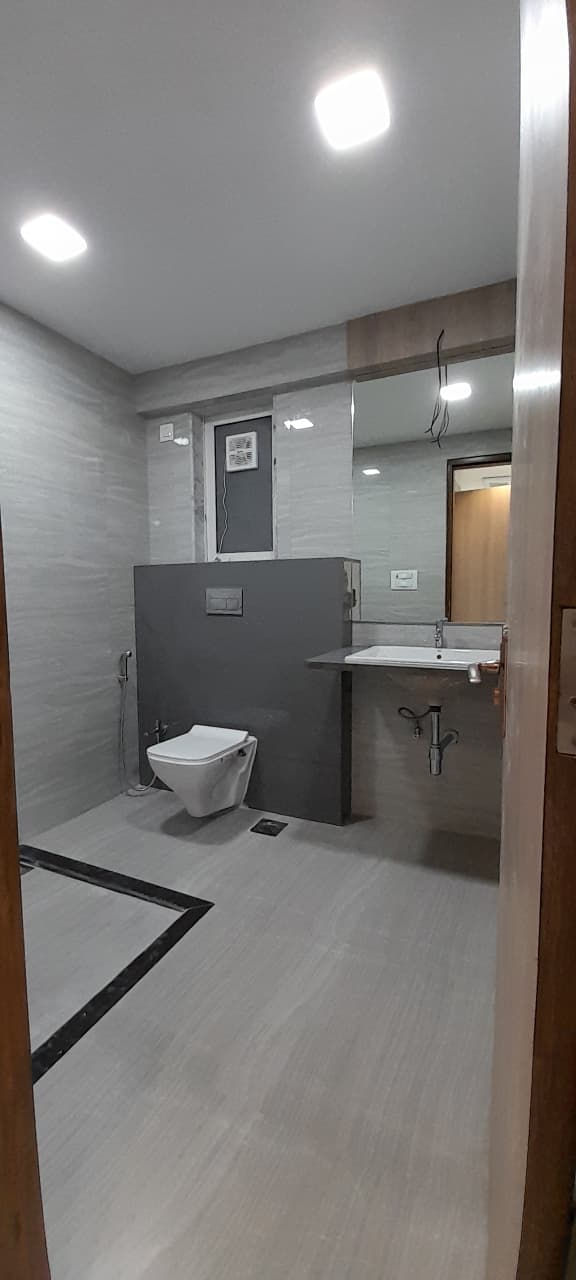 7 - Parinee Aria, Juhu