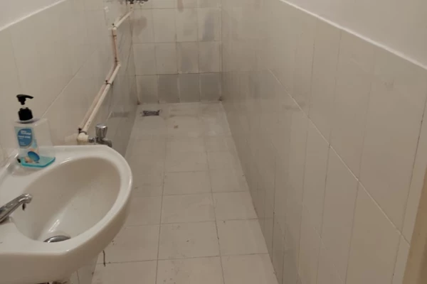 Flat on rent in Zahra Court, Khar West