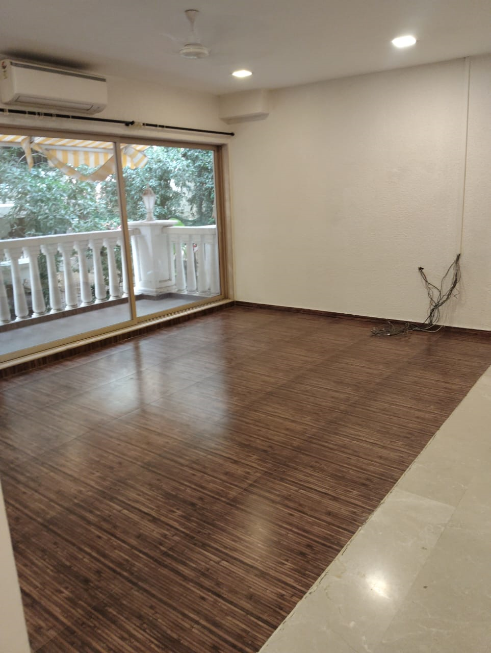 5 - Zahra Court, Khar West