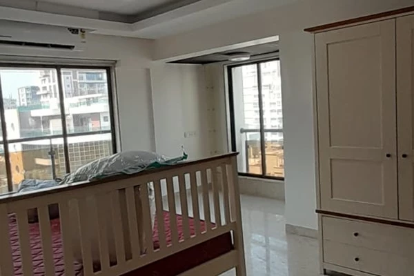 Flat on rent in Virgo Heights, Khar West