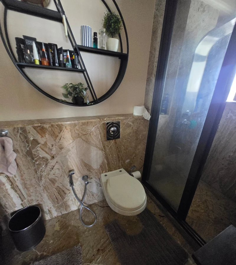 A15 - Petit Tower   , Breach Candy