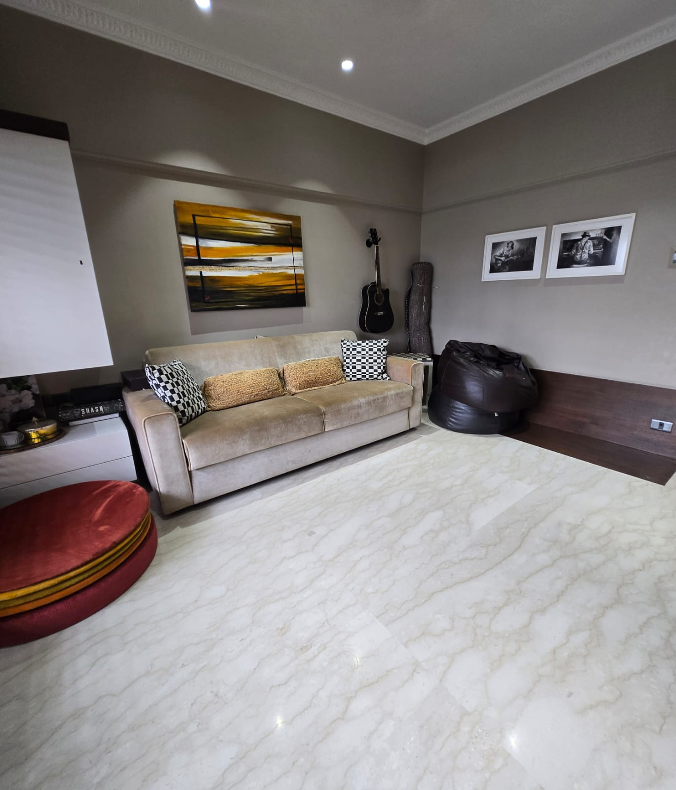 A17 - Petit Tower   , Breach Candy