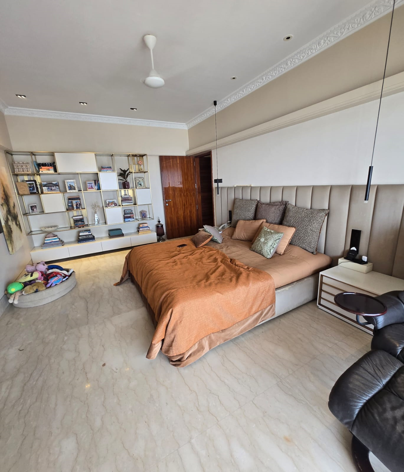 A23 - Petit Tower   , Breach Candy