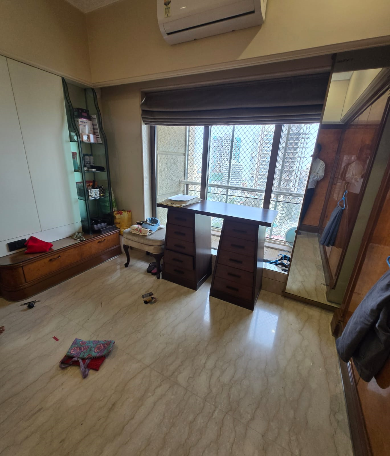 A24 - Petit Tower   , Breach Candy