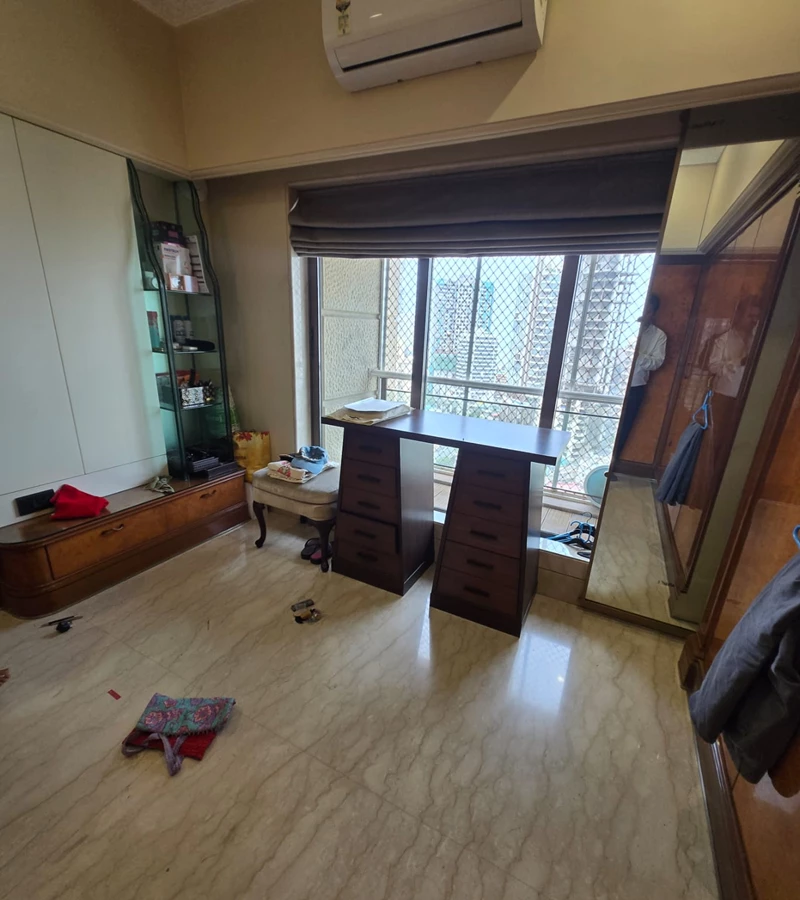 A24 - Petit Tower   , Breach Candy