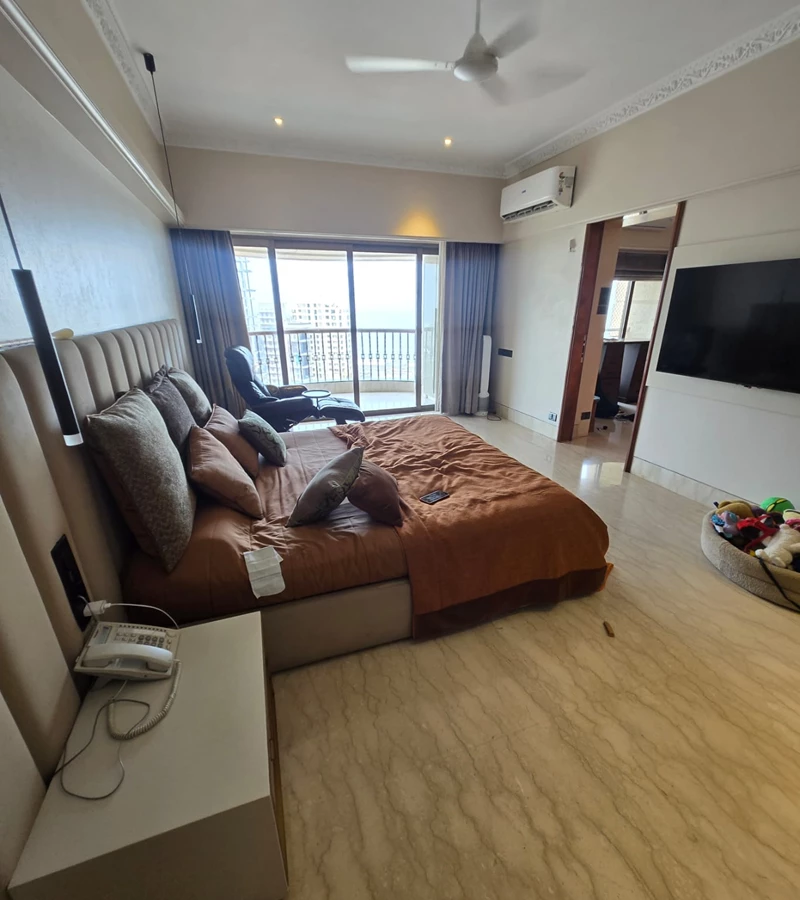 A4 - Petit Tower   , Breach Candy